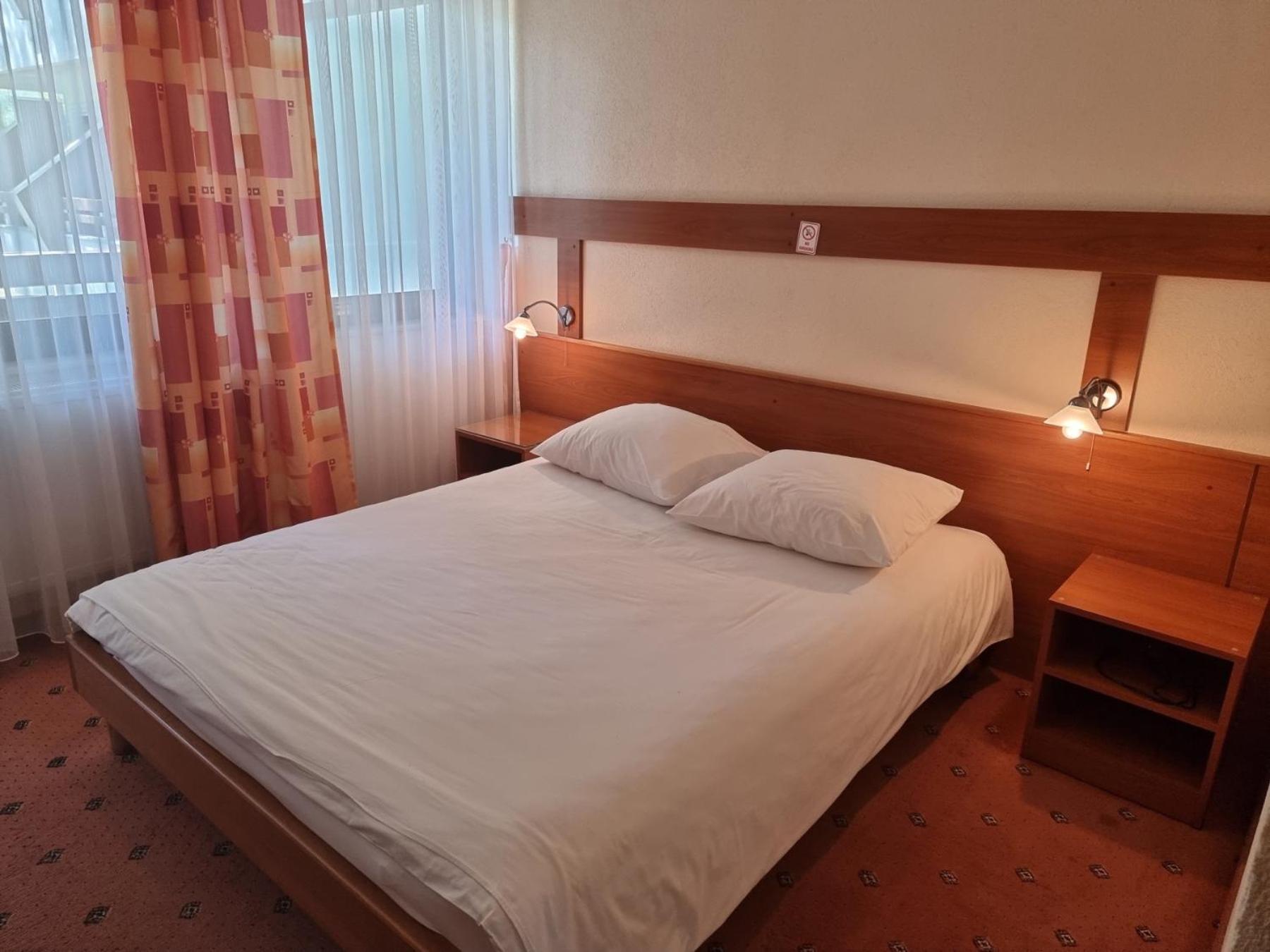 Hotel Ada Bihać エクステリア 写真