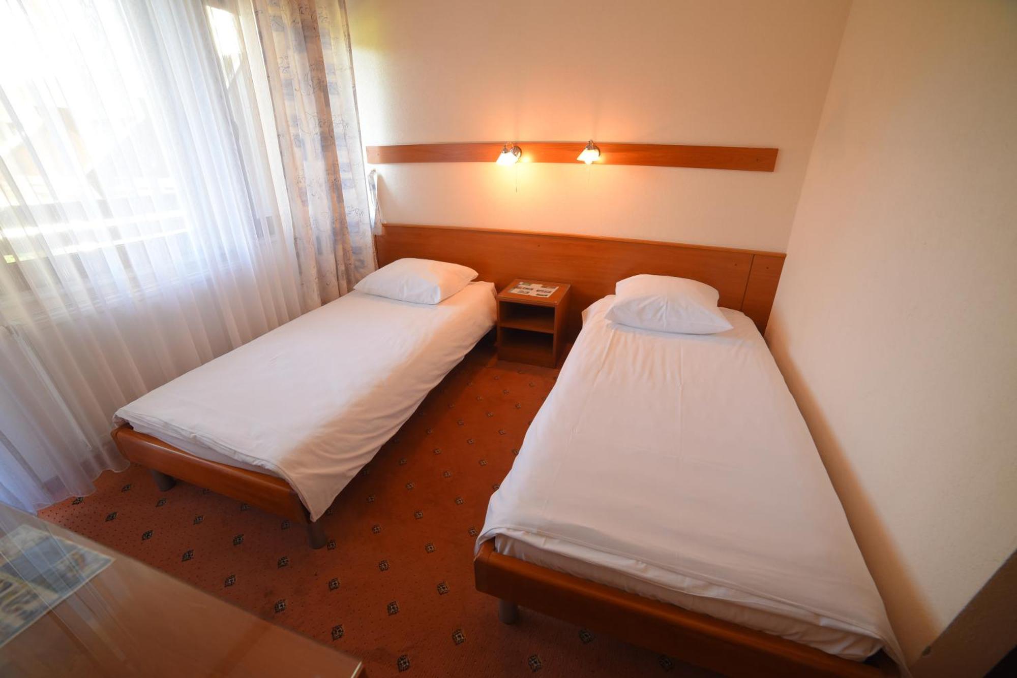 Hotel Ada Bihać エクステリア 写真