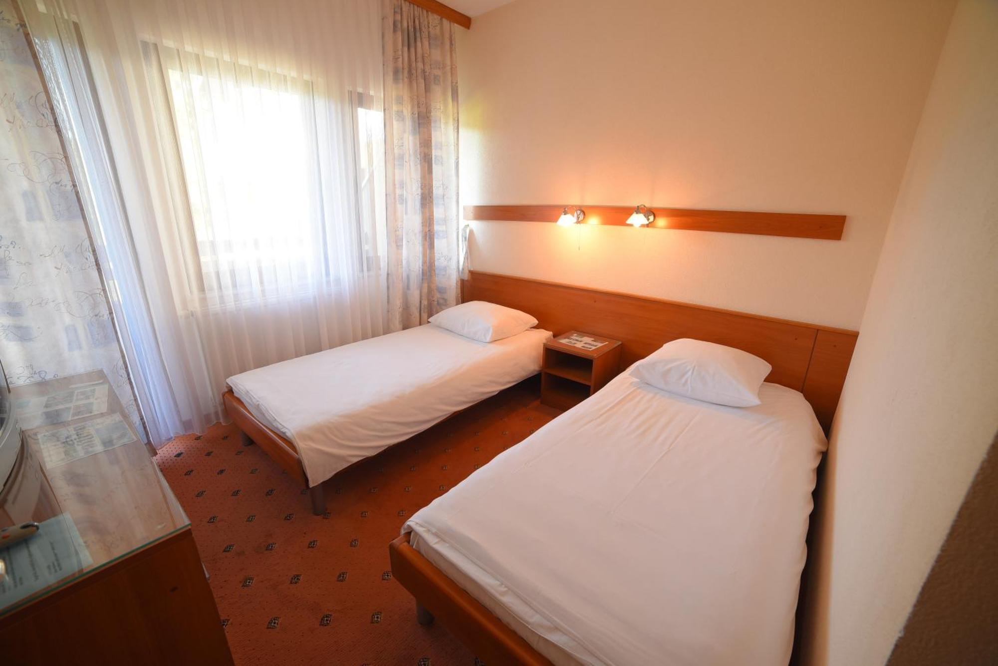 Hotel Ada Bihać エクステリア 写真