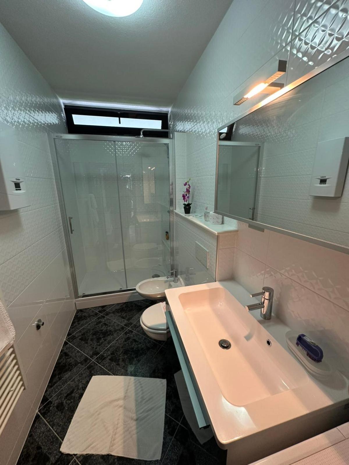 Hotel Ada Bihać エクステリア 写真