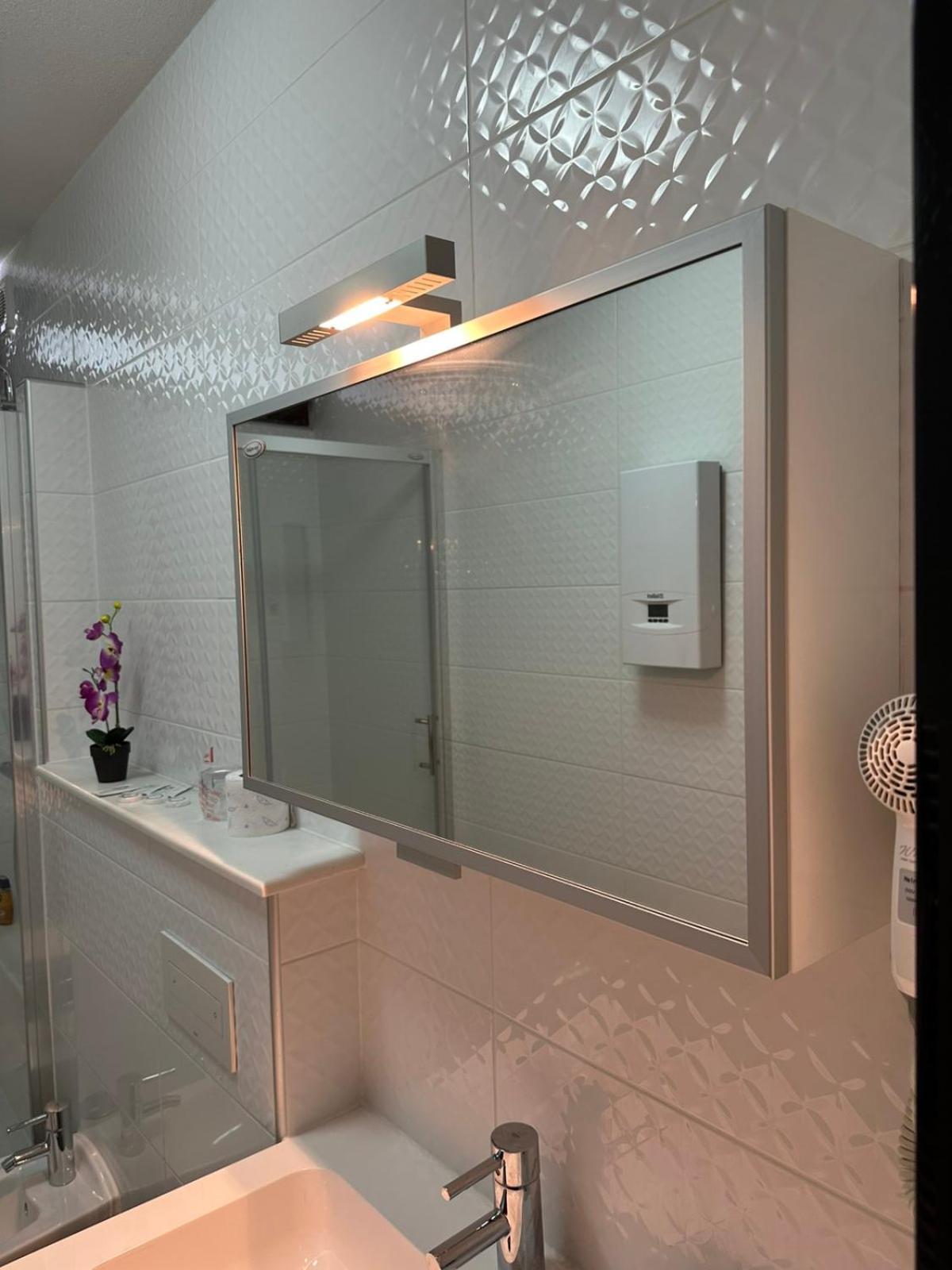 Hotel Ada Bihać エクステリア 写真